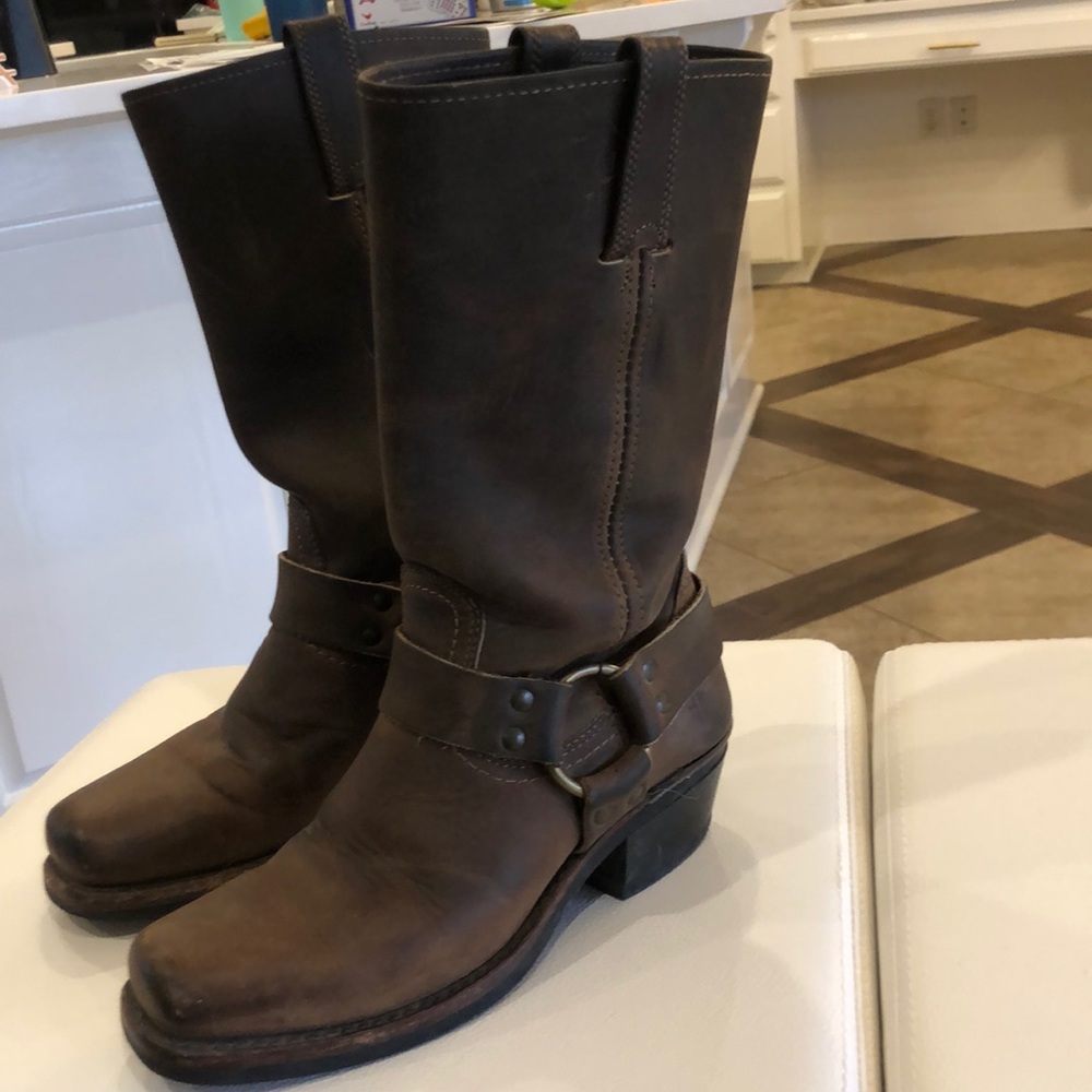 Frye Harness boot 77300-3 size 6 brown leather